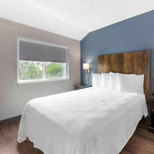 One Bedroom Suite 1 Queen Bed Non-Smoking